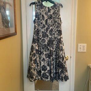Vintage lace dress with floral details